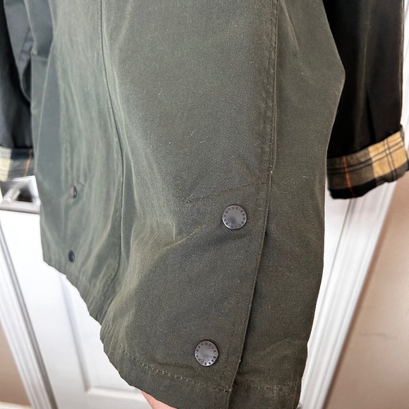 Barbour Beadnell® Waxed Jacket Sage Tartan - Picture 9 of 16